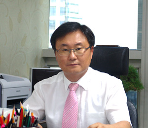 변호사 배주한 사진